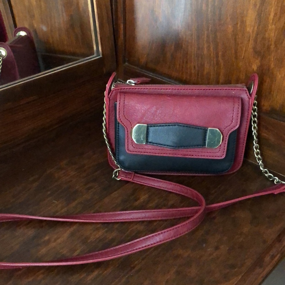 DANIELLE NICOLE Crossbody Bag Red + Black NWOT